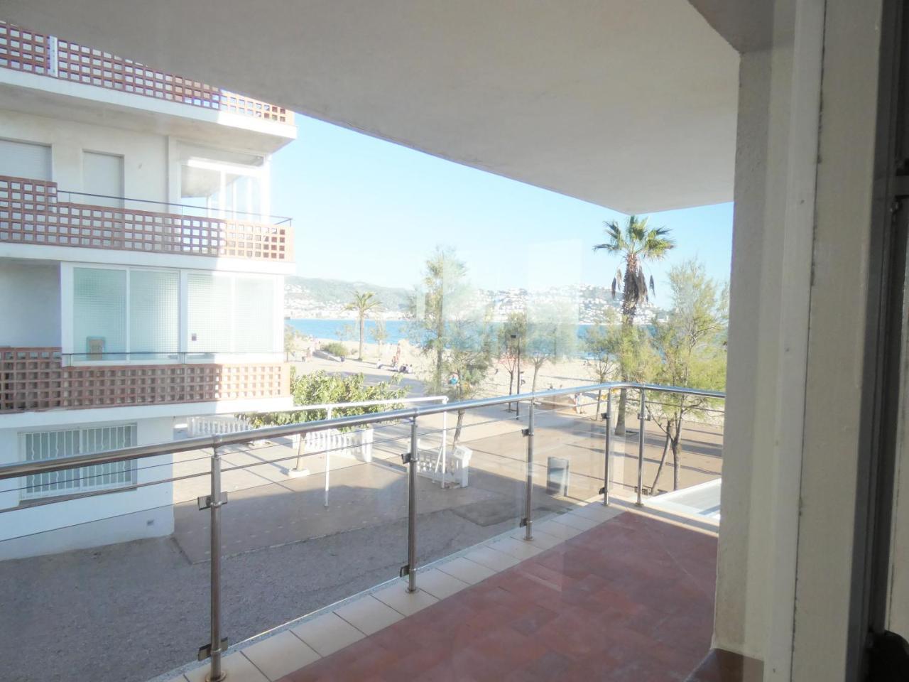 Europa 18 Apartment Roses Exterior foto